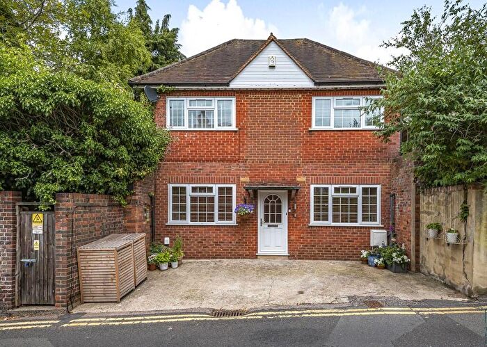 3 Bedroom Detached House To Rent In Warren Road, Guildford, GU1