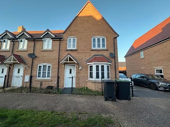 3 Bedroom End Terrace House To Rent In Sanger Avenue, Biggleswade, Bedfordshire, SG18