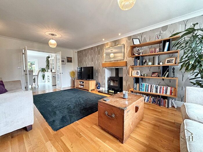 5 Bedroom Property For Sale In Badgers Close, Aldington, TN25