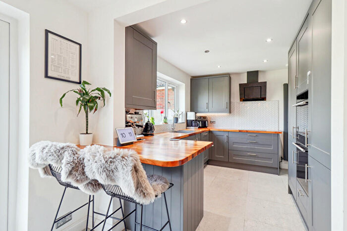 4 Bedroom Detached House For Sale In Glyders, South Benfleet, SS7