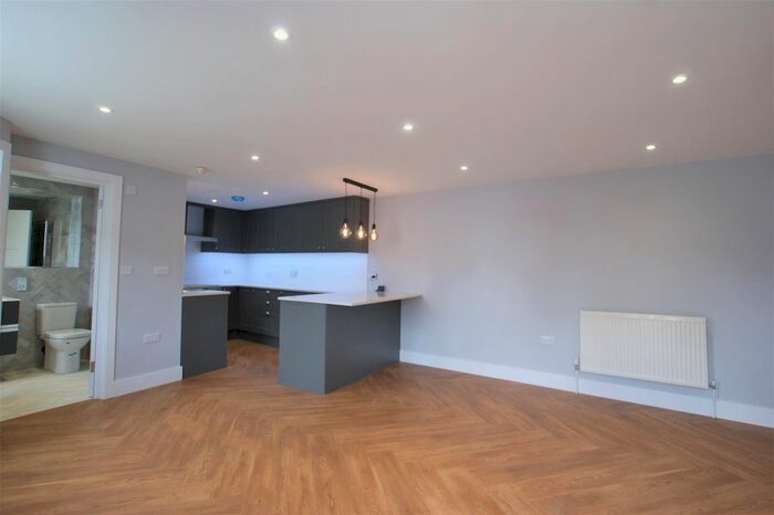 1 Bedroom Maisonette To Rent In Claremont Close, Walton-On-Thames, KT12