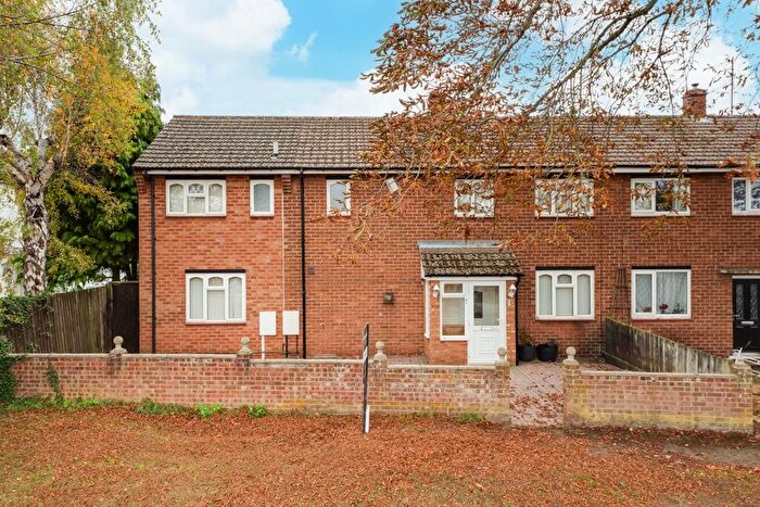 5 Bedroom Semi-Detached House For Sale In Pytchley Road, Kettering, NN15