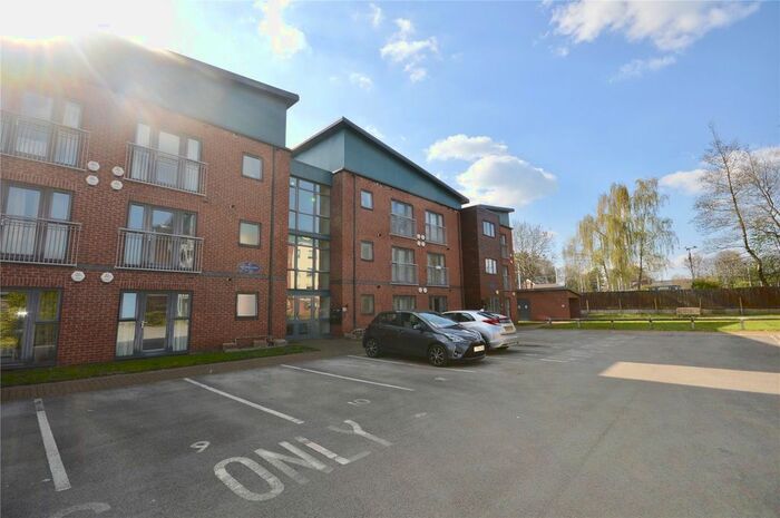 2 Bedroom Flat To Rent In Middlewood Road, Sheffield, South Yorkshire, S6