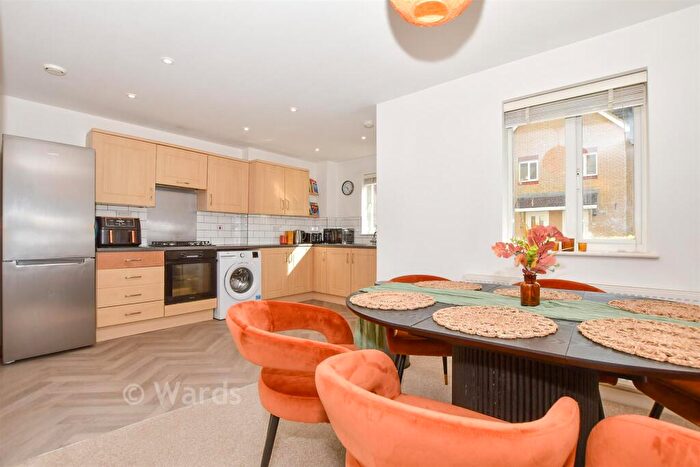 2 Bedroom Flat For Sale In Furfield Chase, Boughton Monchelsea, Maidstone, Kent, ME17