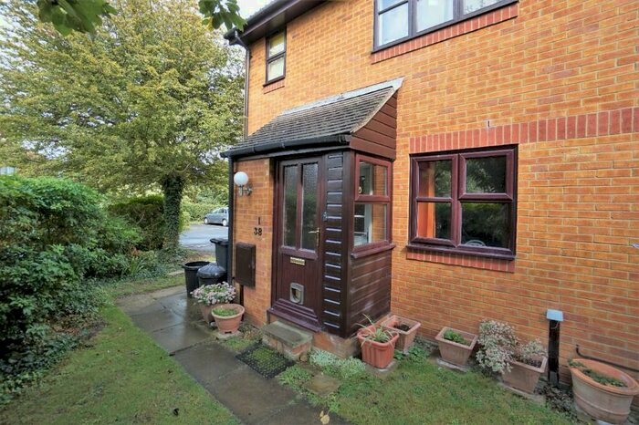 1 Bedroom Flat For Sale In Brandon Way, Birchington, Kent, CT7