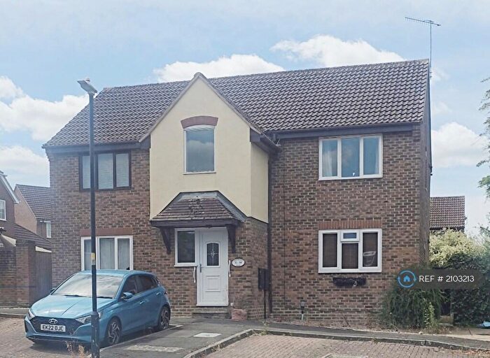 1 Bedroom Flat To Rent In Chatsworth Road, Swindon, SN25