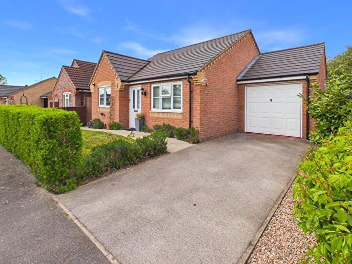 2 Bedroom Detached Bungalow For Sale In Kestrel Close, Tattershall, LN4