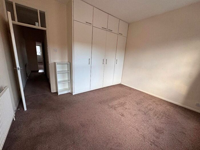 1 Bedroom Flat To Rent In Hitchin Road, Luton, Bedfordshire, LU2