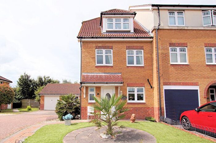 3 Bedroom End Of Terrace House For Sale In Beaufort Close, Lee On The Solent, PO13