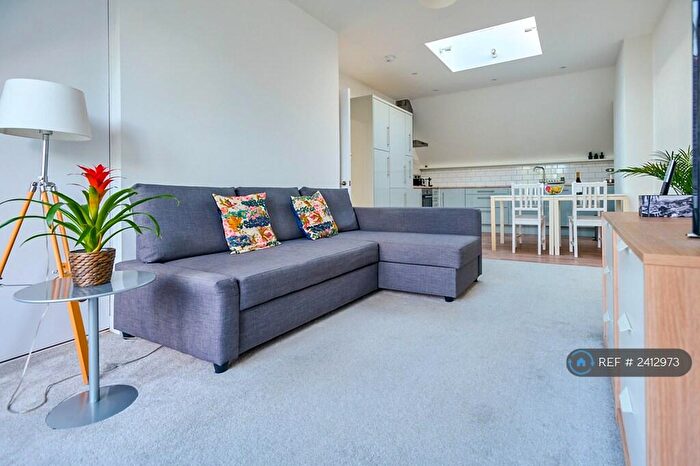 2 Bedroom Flat To Rent In Dartmouth Road, London, NW2