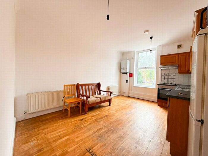 1 Bedroom Flat To Rent In Nayim Place, Amhurst Road, Hackney, E8