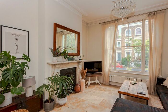 2 Bedroom Maisonette To Rent In Ml - Ockendon Road, London, N1