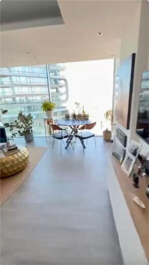 2 Bedroom Flat To Rent In Carrara Tower, London, EC1V