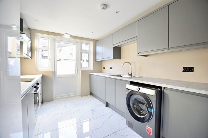 5 Bedroom Terraced House For Sale In Chaucer Road, Forest Gate, E7