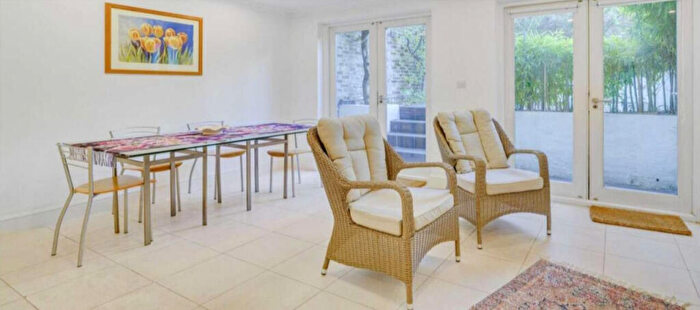 2 Bedroom Apartment To Rent In Chivalry Road, London, SW11