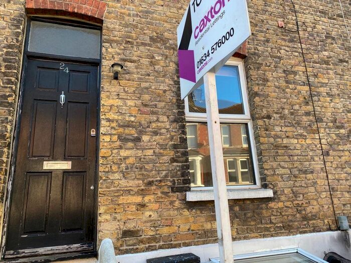 3 Bedroom Property To Rent In May Road, Rochester ME1