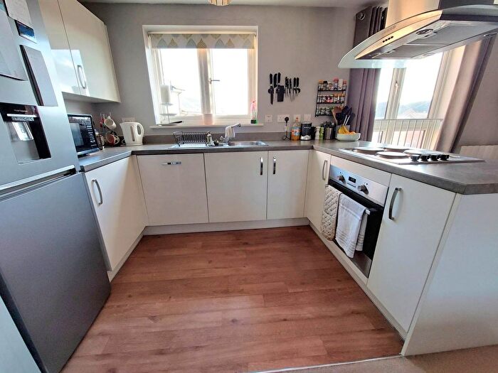 2 Bedroom Flat For Sale In Edge Street, Aylesbury, HP19