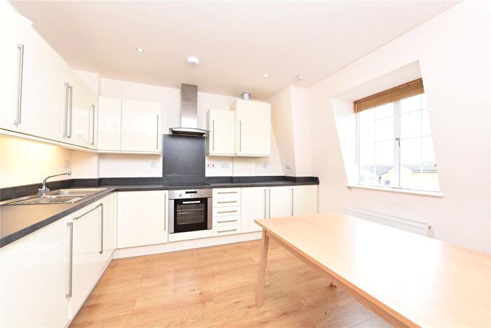 2 Bedroom Flat To Rent In Leigham Avenue, London, SW16