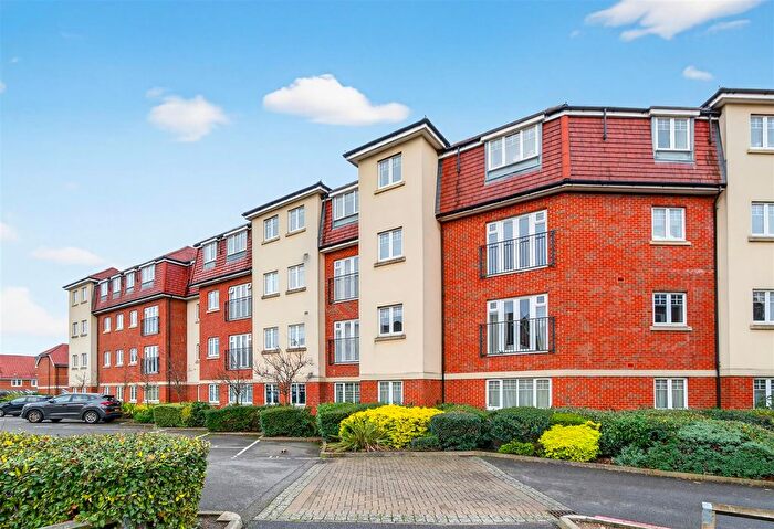 2 Bedroom Flat For Sale In Field House, Schoolgate Drive, Morden, SM4