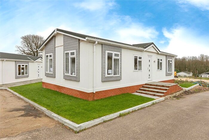2 Bedroom Property For Sale In London Road, West Kingsdown, Sevenoaks, Kent, TN15