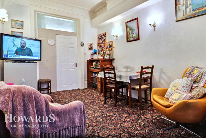 5 Bedroom Terraced House For Sale In Marine Parade, Great Yarmouth, NR30