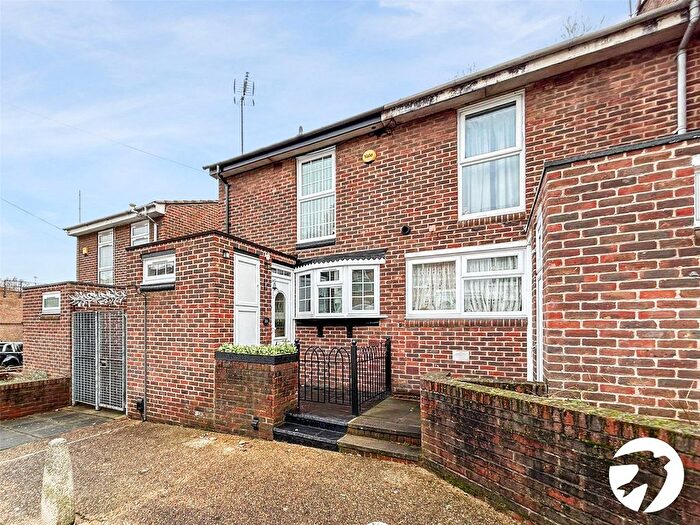 2 Bedroom Terraced House For Sale In Congleton Grove, Woolwich, SE18