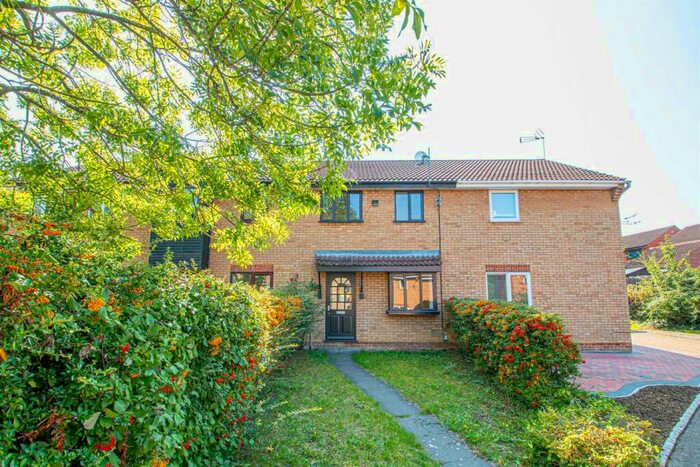 3 Bedroom Terraced House To Rent In Gisburn Close, Heelands, MK13