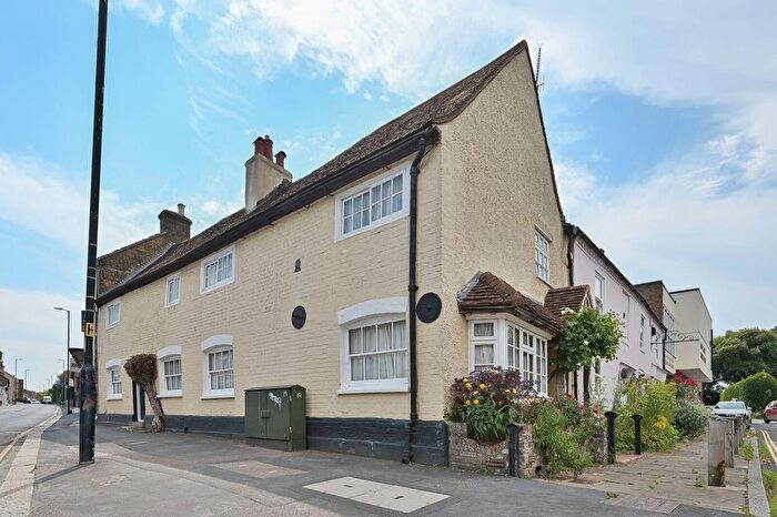 4 Bedroom Terraced House For Sale In High Street, Bushey, WD23