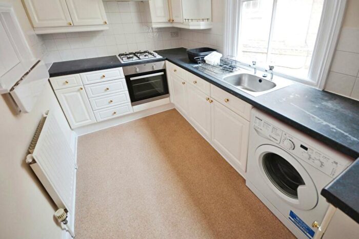3 Bedroom Flat To Rent In Lower North Street, Exeter, EX4