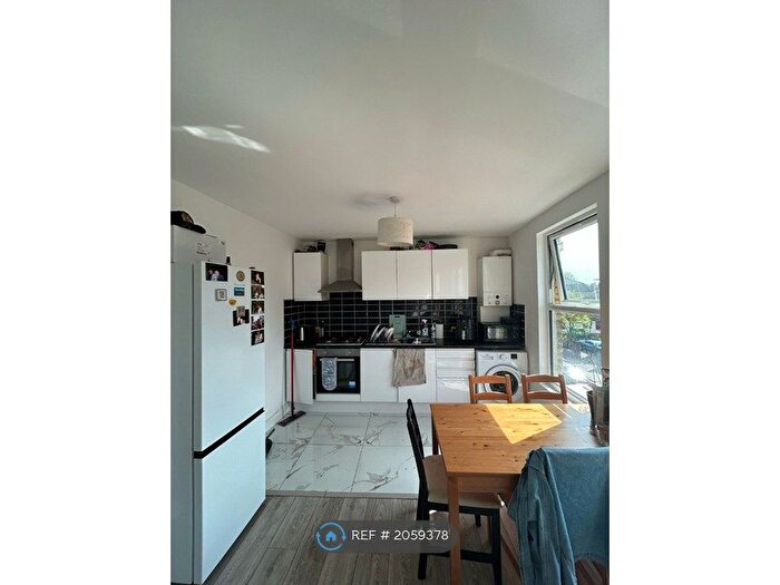 4 Bedroom Maisonette To Rent In Trinity Road, London, SW17