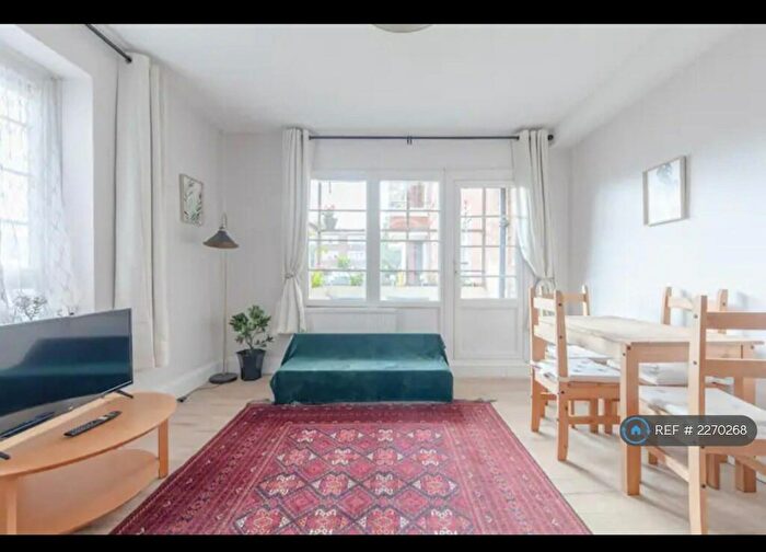 1 Bedroom Flat To Rent In Candida Court, London, NW1