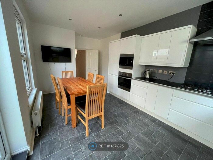 3 Bedroom Terraced House To Rent In Brookdene Road, London, SE18