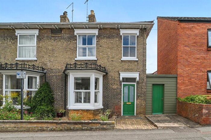 3 Bedroom Semi-Detached House For Sale In Victoria Street, Bury St. Edmunds, IP33