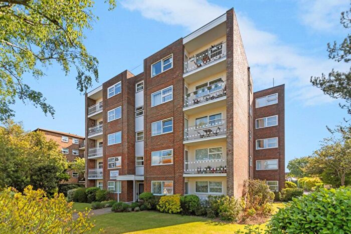 2 Bedroom Flat For Sale In Wentworth Court, Downview Road, BN11