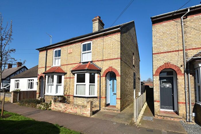 3 Bedroom Semi-Detached House For Sale In Rycroft Avenue, St. Neots, PE19