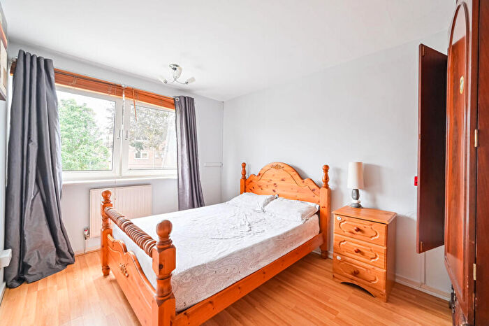 3 Bedroom House To Rent In Sark Walk, Canning Town, London, E16