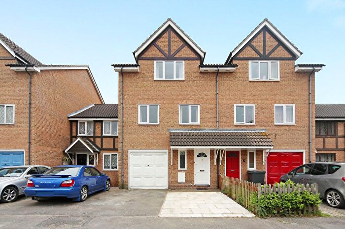 4 Bedroom Semi-Detached House To Rent In Wilkins Close, Mitcham, CR4