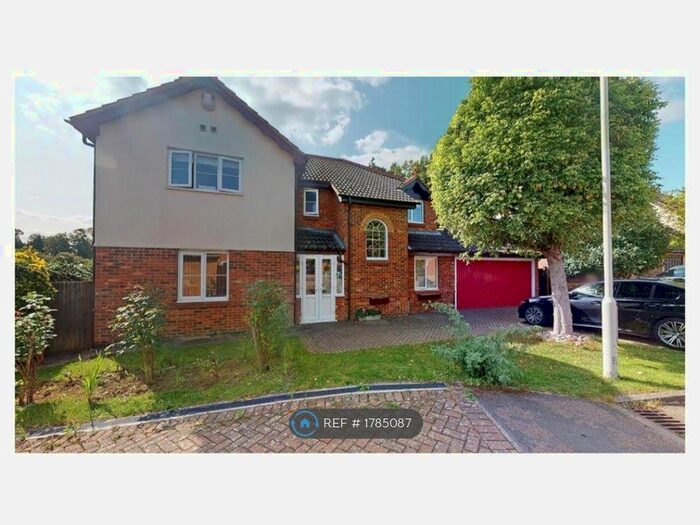 4 Bedroom Detached House To Rent In Hampton Gardens, Sawbridgeworth, CM21