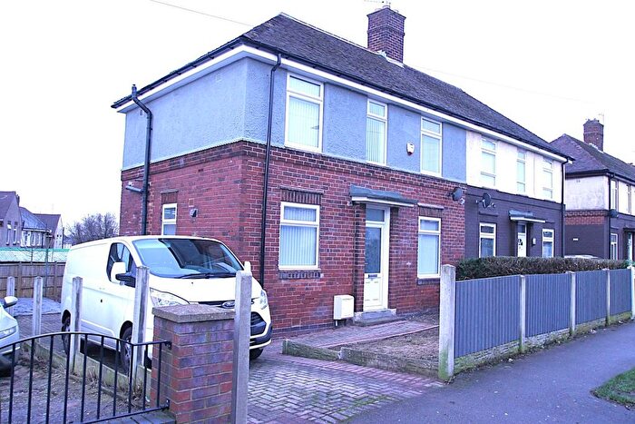 3 Bedroom Semi-Detached House To Rent In Gregg House Road, Sheffield, S5
