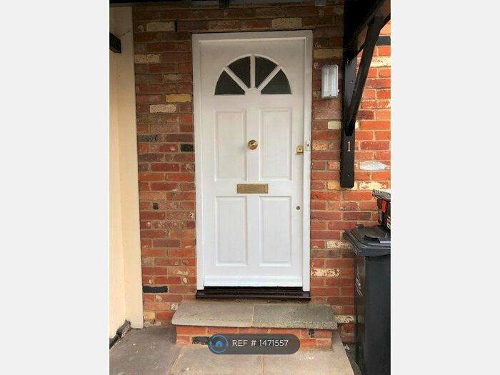 2 Bedroom Flat To Rent In High Street, Maldon, CM9