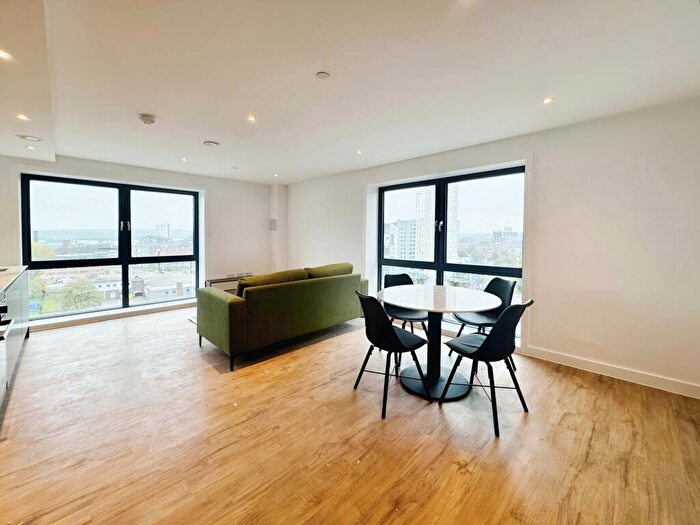 2 Bedroom Apartment To Rent In Phoenix, Saxon Lane, Leeds, LS9