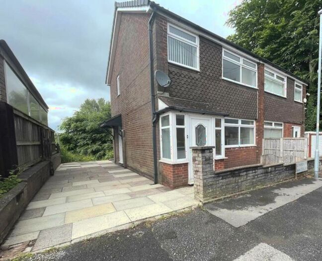 3 Bedroom Semi-Detached House To Rent In Church Street, Royton, OL2