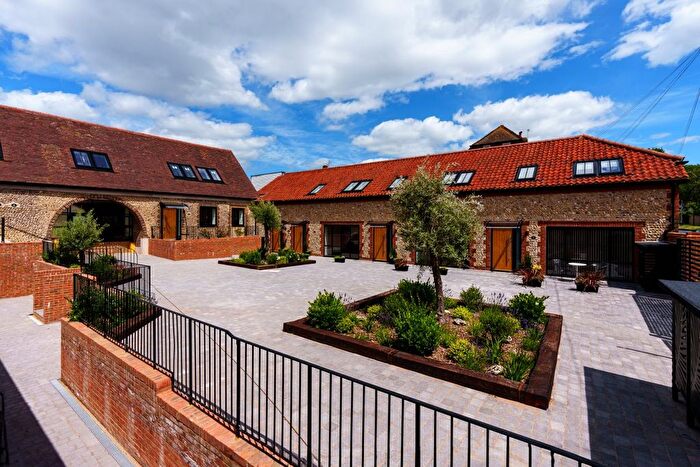 3 Bedroom Property To Rent In The Droveway, Hove, BN3