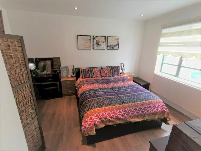 1 Bedroom Flat To Rent In Mumford Road, Herne Hill, London, SE24
