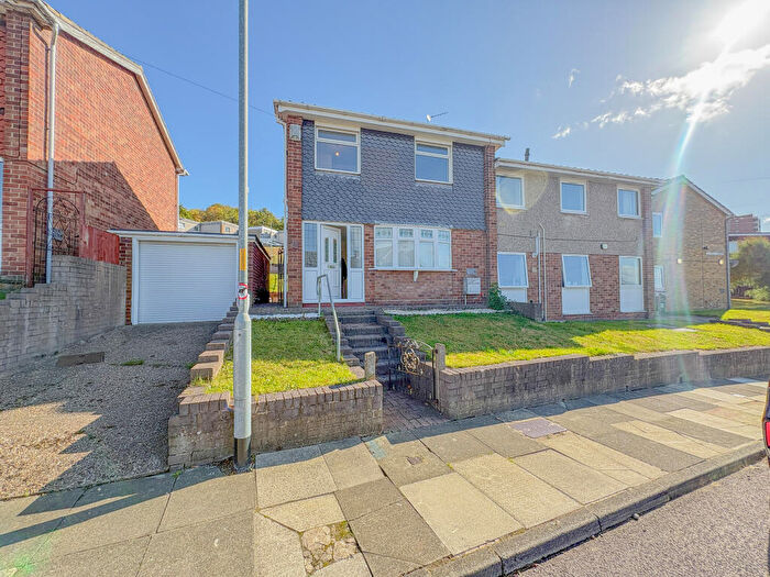 3 Bedroom Semi Detached House To Rent In Greystoke Gardens, Harlow Green, Gateshead, NE9