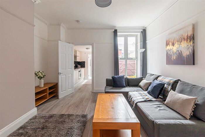 2 Bedroom Flat To Rent In Mowbray Street, Heaton, Newcastle Upon Tyne, NE6