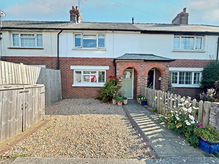 2 Bedroom Terraced House For Sale In Williams Road, PO18