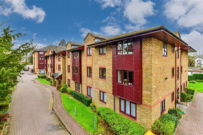 1 Bedroom Flat For Sale In Reigate Hill, Reigate, Surrey, RH2