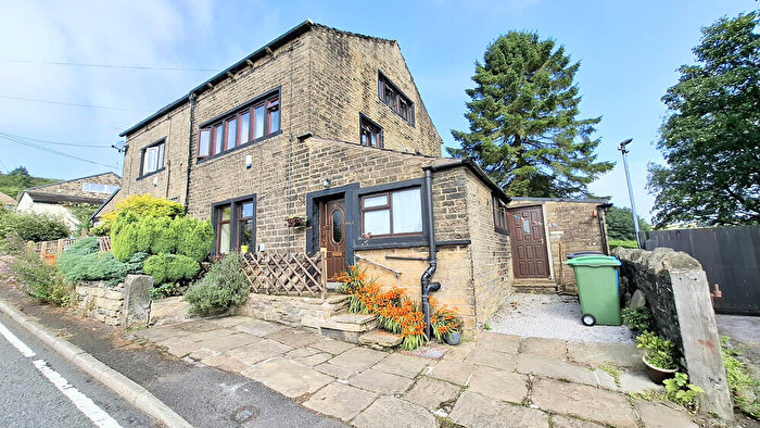 3 Bedroom Semi-Detached House For Sale In Wall Hill Road, OL3