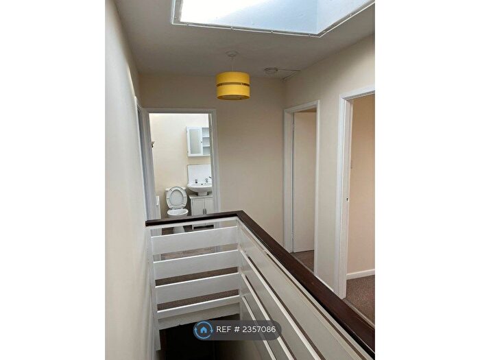 2 Bedroom Flat To Rent In Cymbeline Way, Rugby, CV22